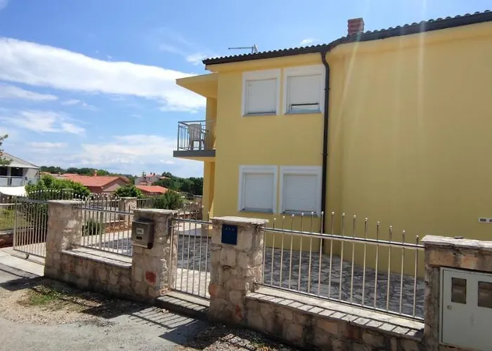 Apartmenthaus Viktoria * Šegotići